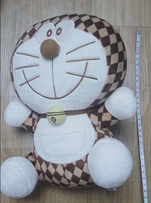 도라에몽 체크무늬 인형