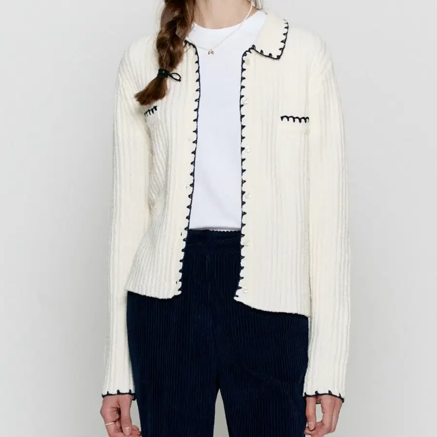 비뮤즈맨션 니트 embroidery collar knit top