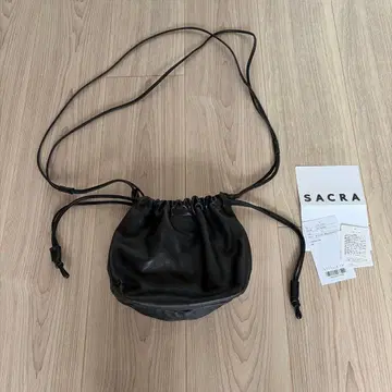 SACRA 블랙 드로우 스트링 백