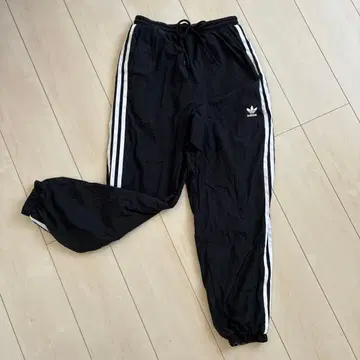 adidas 리버서블 트랙 팬츠 꽃무늬 M 사이즈