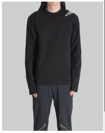 HELIOT EMIL Black Pleistos Long Sleeve