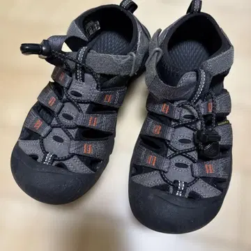 KEEN 아웃도어 샌들 그레이 22cm