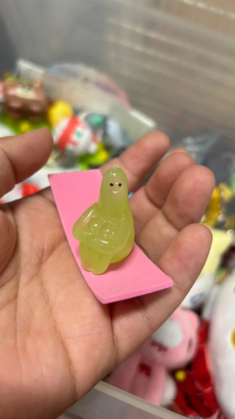 요가하는 야광 피규어 가챠