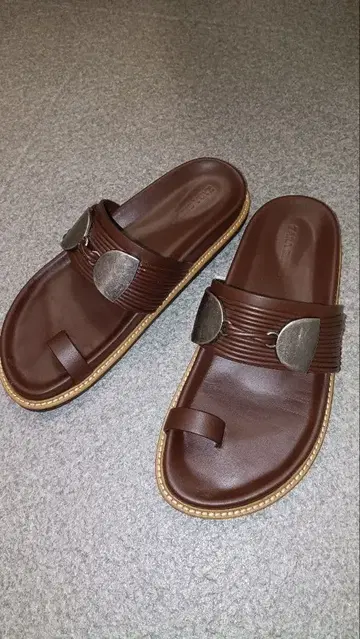 ZARA SRPLS 샌들 브라운