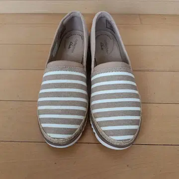 Clarks 슬립온 보더 새상품