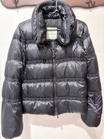 MONCLER 다운 자켓 스터드 장식 블랙