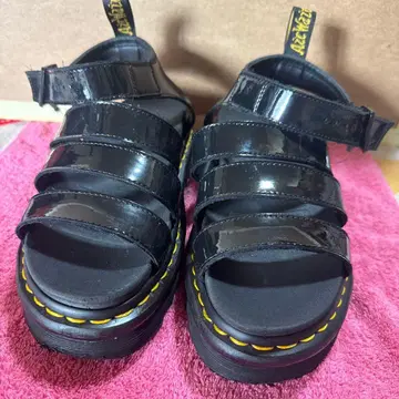 Dr. Martens 샌들 블랙