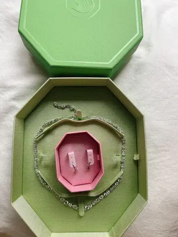 Swarovski Mesmera 목걸이와 귀걸이 세트