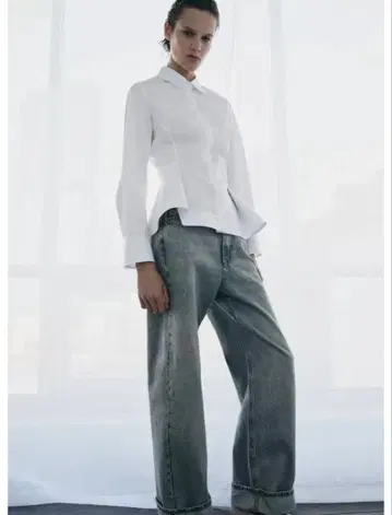 택 포함 새상품 ZARA 포플린 페플럼 셔츠 화이트 XS 사이즈