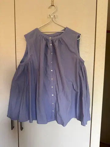 nest Robe 슬리브리스 블라우스