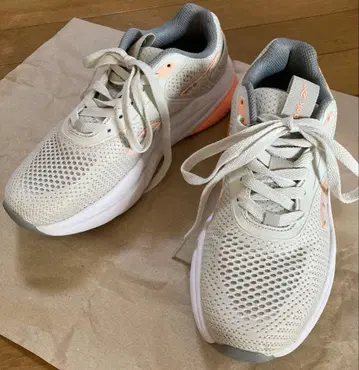 Reebok 스니커즈 23.5cm