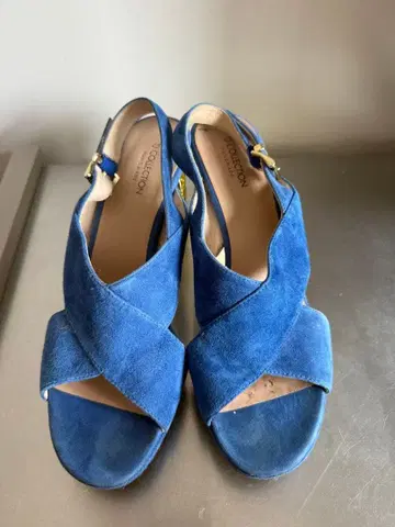 COLLECTION HANDMADE 스웨이드 샌들 블루 골드