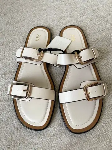 [ 미사용 새상품 ] ZARA 더블 버클 플랫 샌들 화이트 25cm