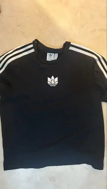 adidas Originals 크롭 T셔츠 블랙
