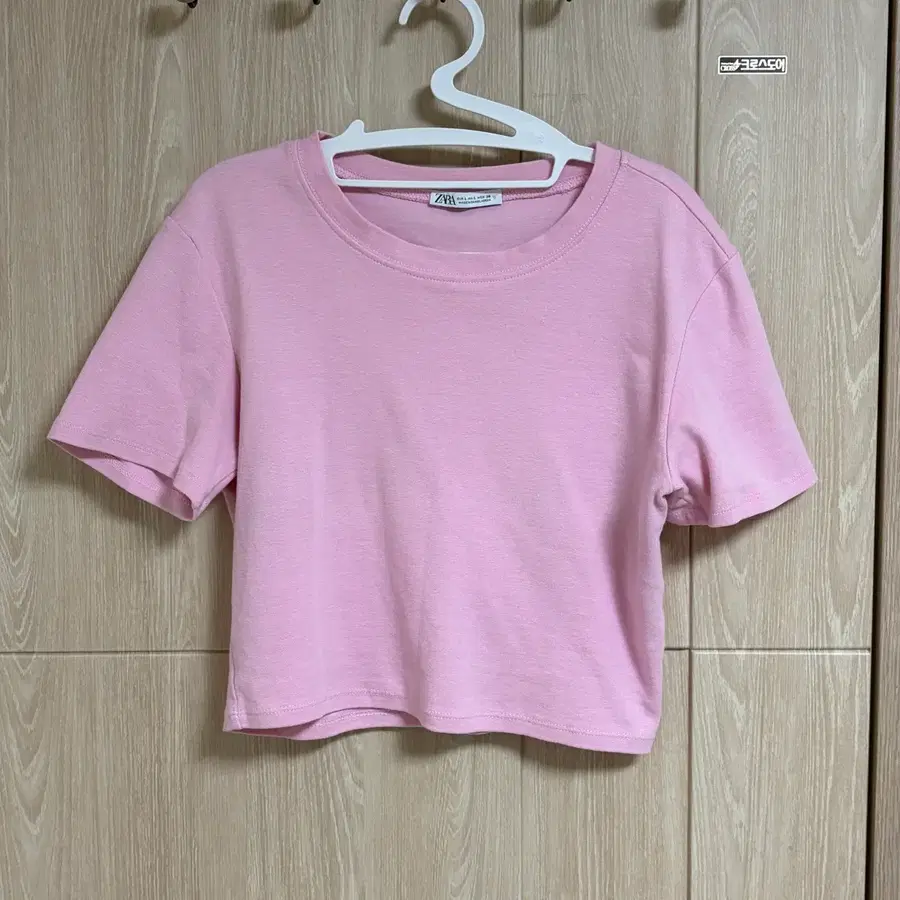 자라 핑크 반팔 크롭 티셔츠