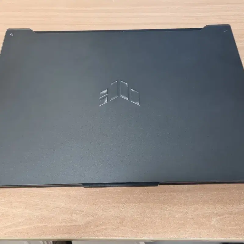 ASUS TUF F16 게이밍 노트북