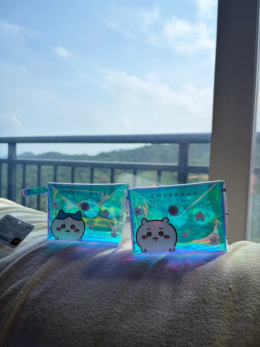 먼작귀 치이카와 하치와레 홀로그램 파우치