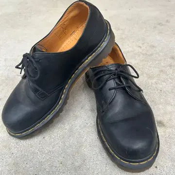 Dr. Martens 3홀 신발 블랙