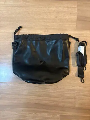 NEW ERA 뉴에라 사코슈 복조리 숄더백 블랙