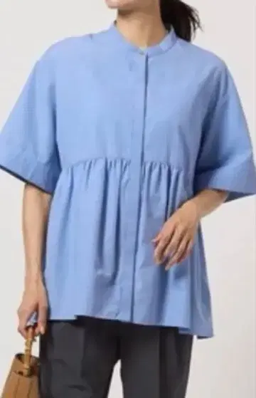페플럼 숏 슬리브 블라우스