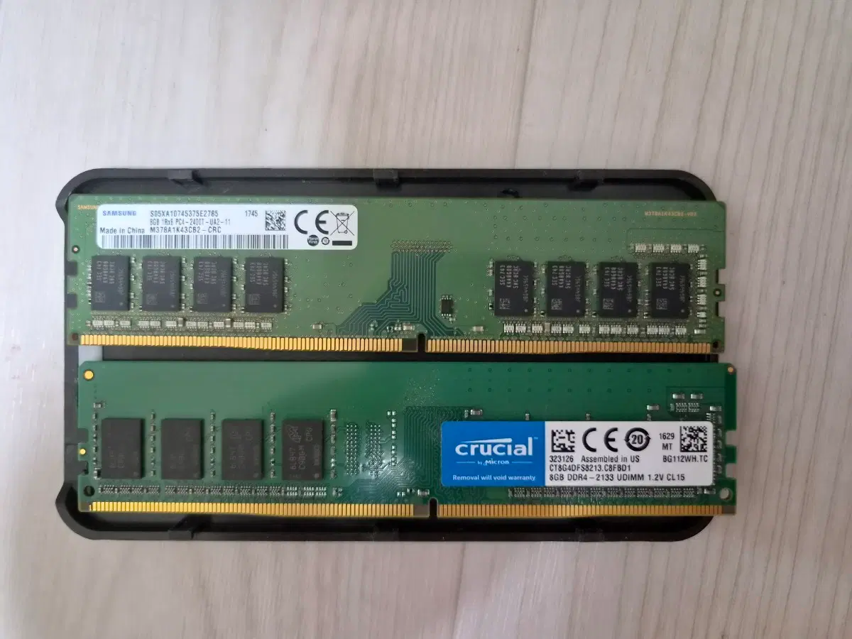 삼성 8GB DDR4 / 크루셜 8GB DDR4 램 팝니다