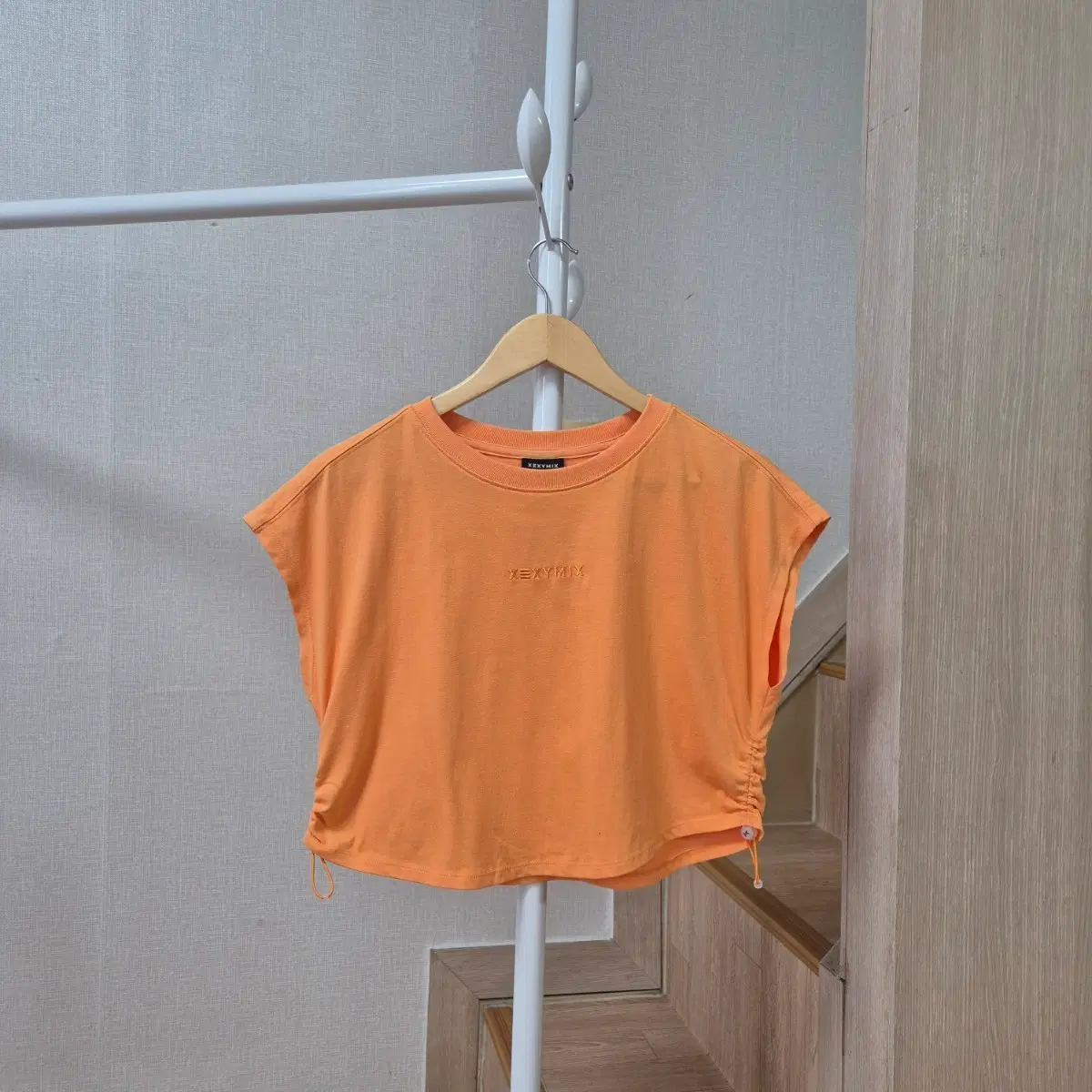 젝시믹스 오렌지색 크롭 반팔티