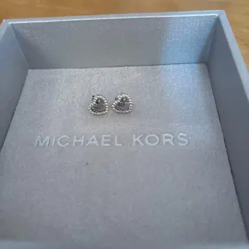 MICHAEL KORS 양쪽 귀걸이