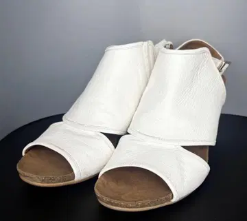 새상품급 리갈 샌들 앵클 스트랩 가죽 화이트 24.5cm