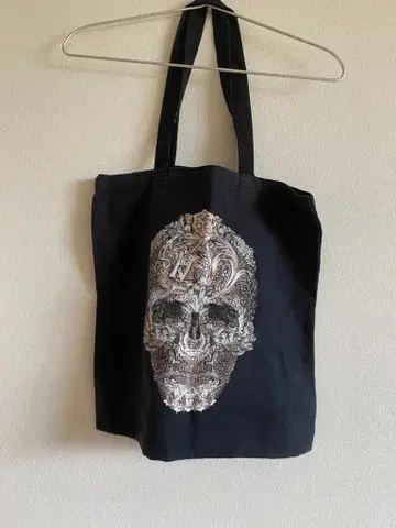 Alexander McQueen V&A 토트백