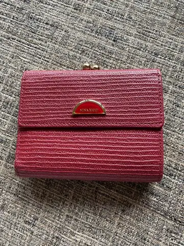 [ 새상품급 ] NINA RICCI 니나리치 3단 폴더형 지갑 가마구치 보르도 가죽