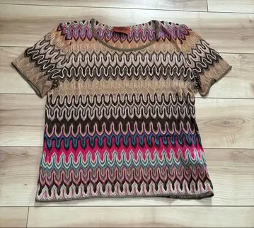 새상품급 MISSONI 미쏘니 올 패턴 반팔 니트탑 44