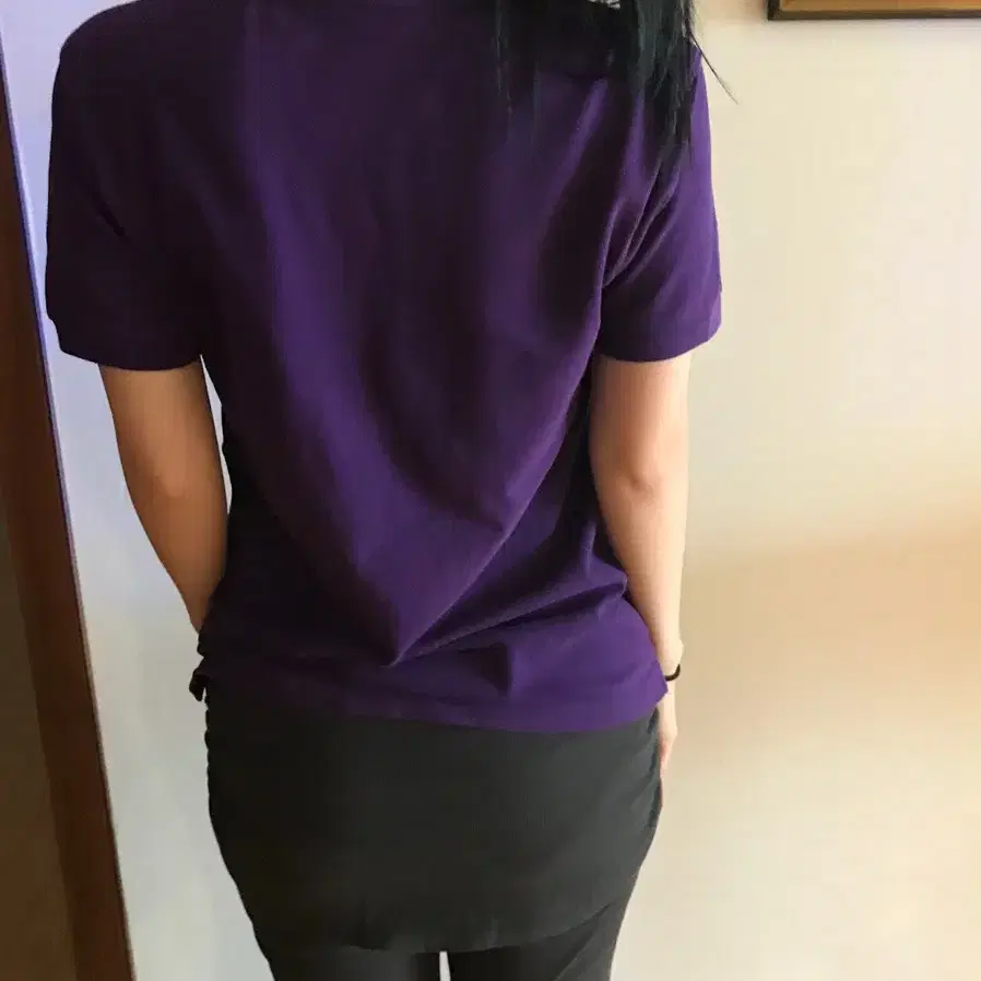 보라색 카라 반팔 티셔츠