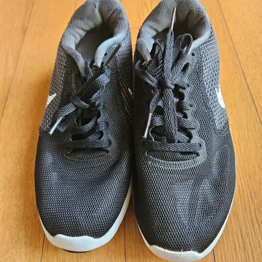 NIKE 나이키 레볼루션 3 블랙 235 사이즈