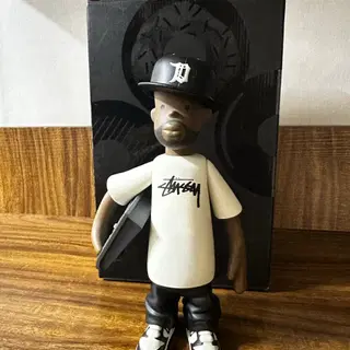 J DILLA FIGURE 제이딜라 x STUSSY 피규어 | 피규어/인형 | 번개장터