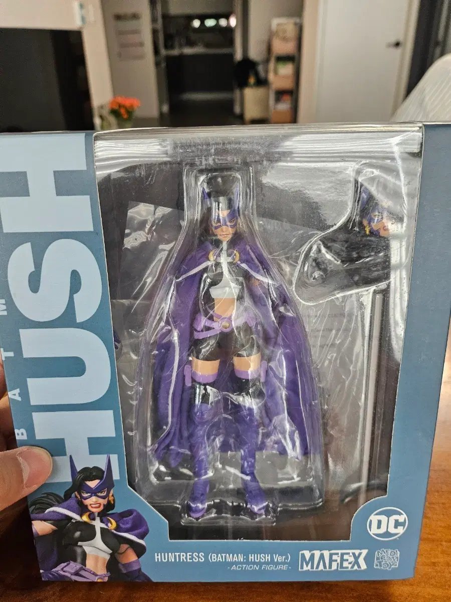 MAFEX 헌트리스 (배트맨: 허쉬 ver.) 액션 피규어 새상품