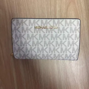 MICHAEL KORS 이단 접이식 지갑 화이트 그레이