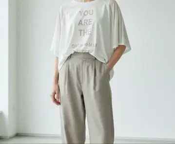 [ 새상품 ] design aera 시어 절개 로고 프린트 돌먼 풀오버