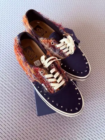 새상품 VANS 프리미엄 LX 오센틱 44