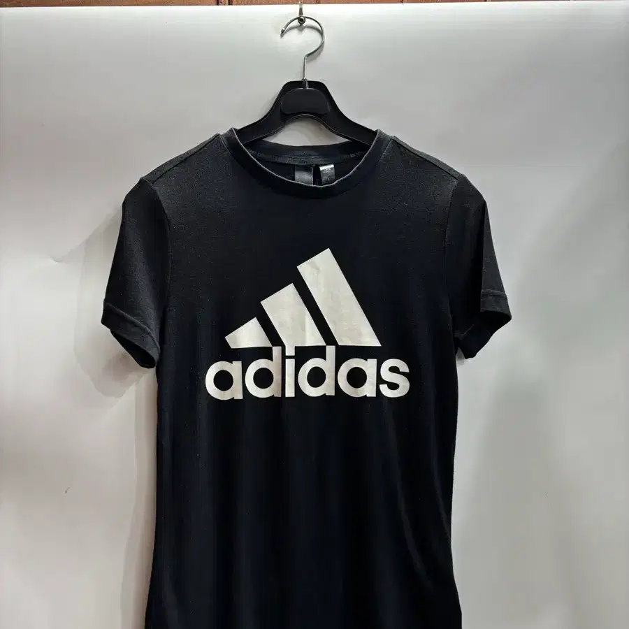 [S] 아디다스 adidas 로고 에센셜 반팔티 2.0