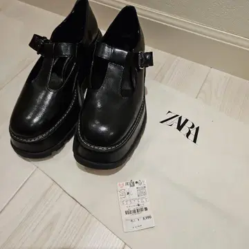 ZARA 통굽 메리 제인 스트랩 슈즈 블랙 로퍼