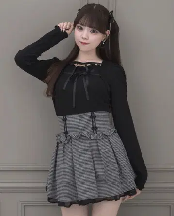 pium 더블 리본 멜로우 프릴 티셔츠