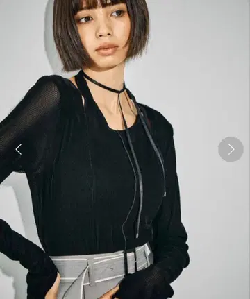 초커 포함 시어 긴팔 티셔츠 블랙