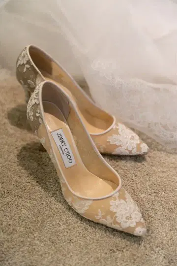 JIMMY CHOO 레이스 펌프스 36.5
