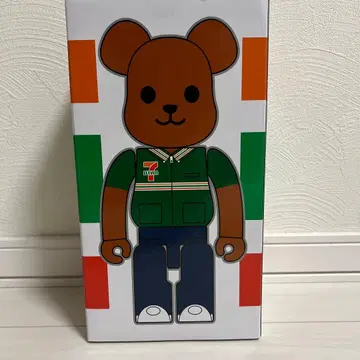 BE@RBRICK 7-Eleven 400% 피규어