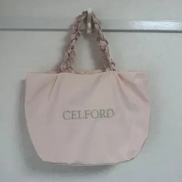 [ CELFORD ] 프릴 라메 자수 토트백 (wide) LPNK