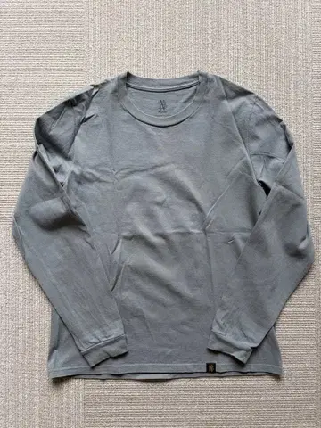 BATONER 카키 긴팔 티셔츠