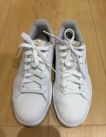 PUMA 화이트 스니커즈
