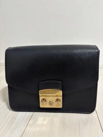 FURLA 훌라 메트로폴리스 숄더백 블랙 가죽