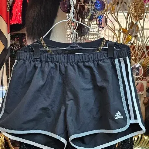 아디다스 여성 3선 숏팬츠 블랙