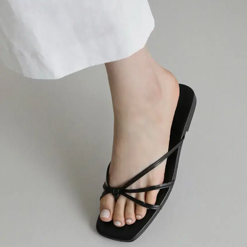 사뿐 드마리 스퀘어 쪼리 슬리퍼 (1cm)